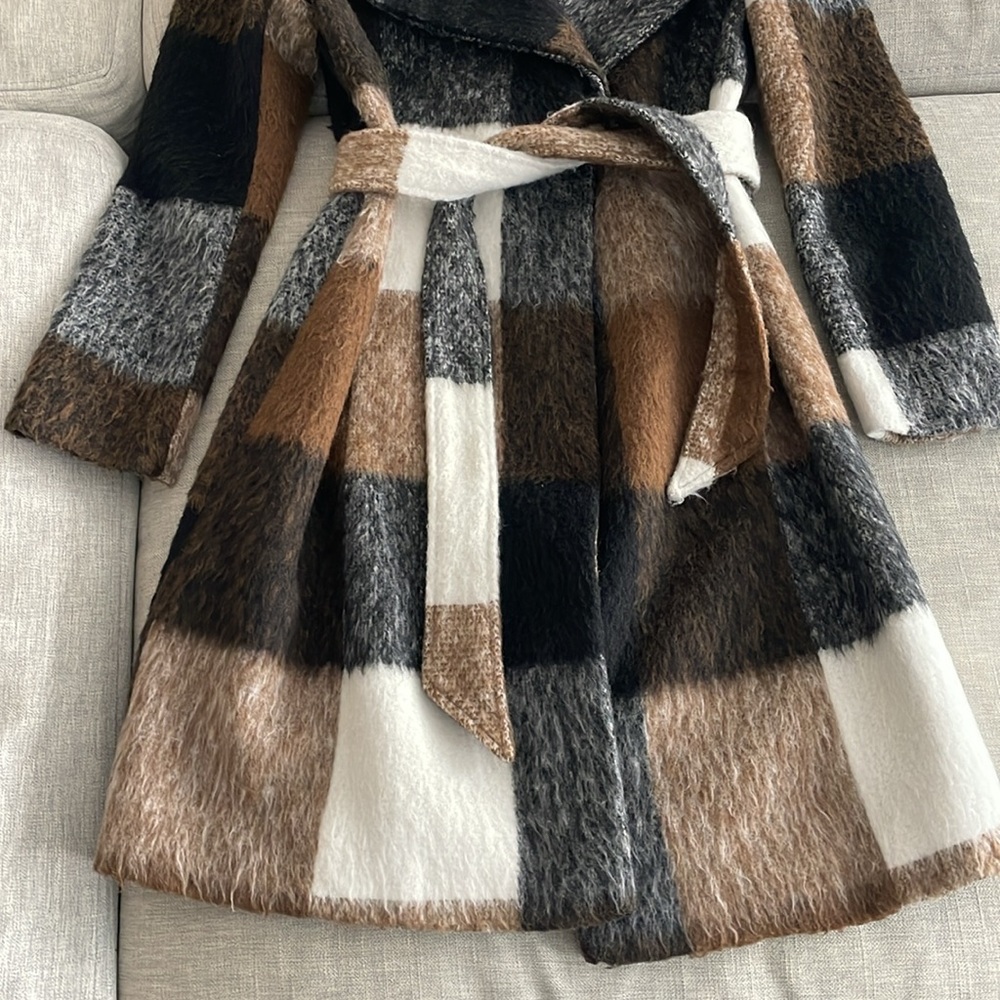 Venus Wool Coat - Picture 3 of 5